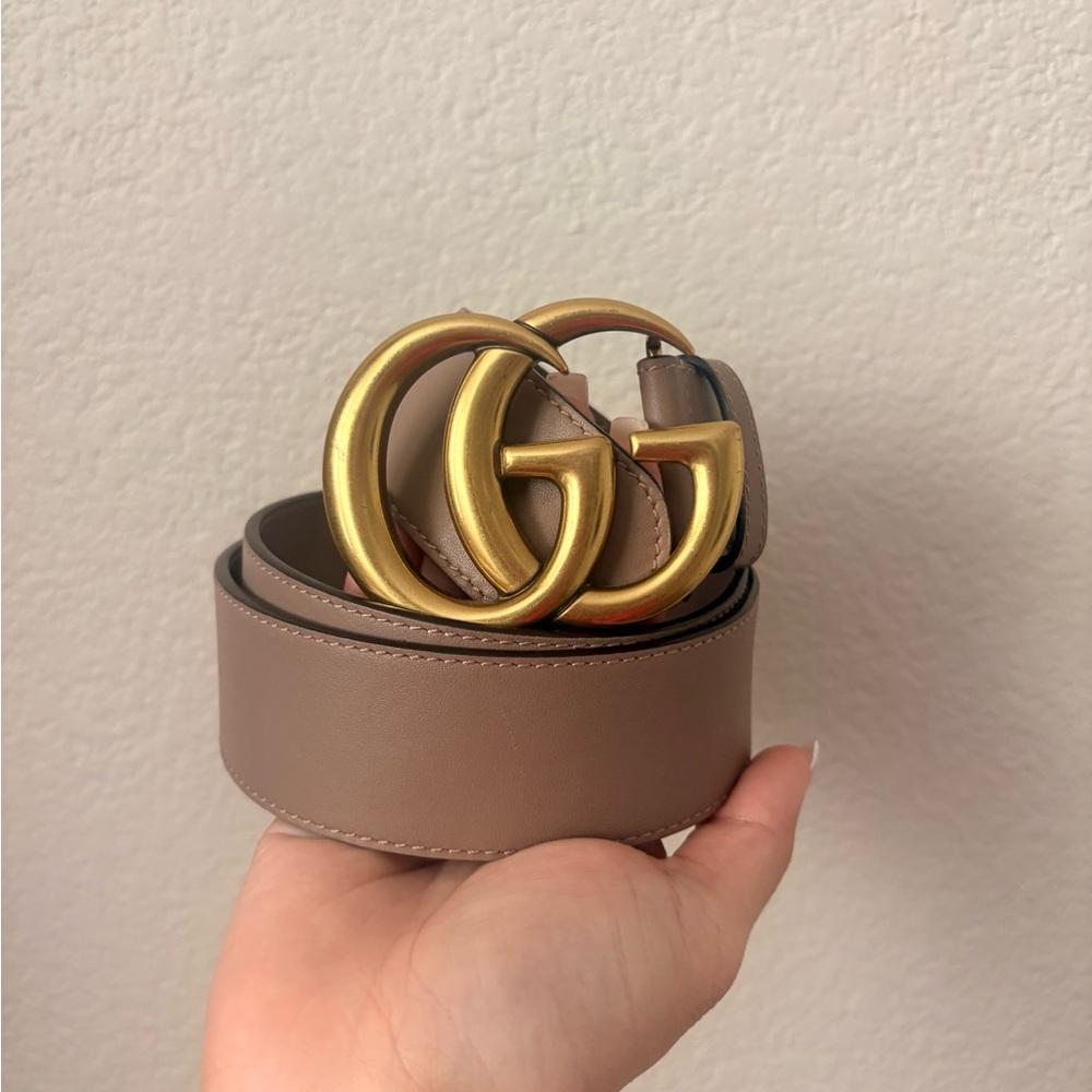 Gucci Women's Belt with Gold Buckle and Tan Strap